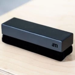 AM Velvet Vinyl Brush